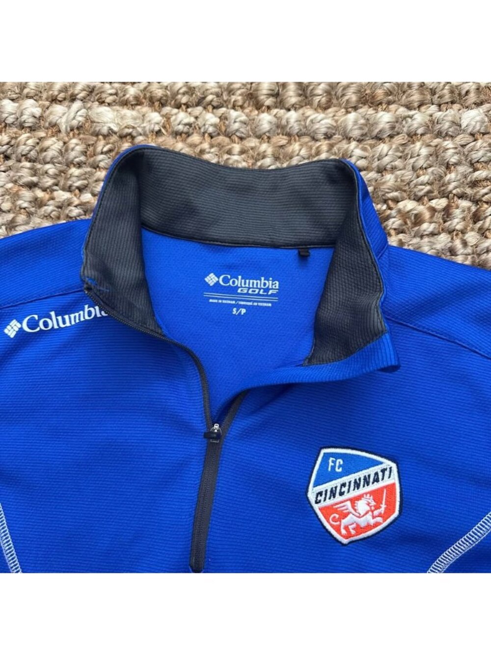 Columbia Gold Women’s FC Cincinnati Omni-Wick Quarter Zip Pullover Blue Small
